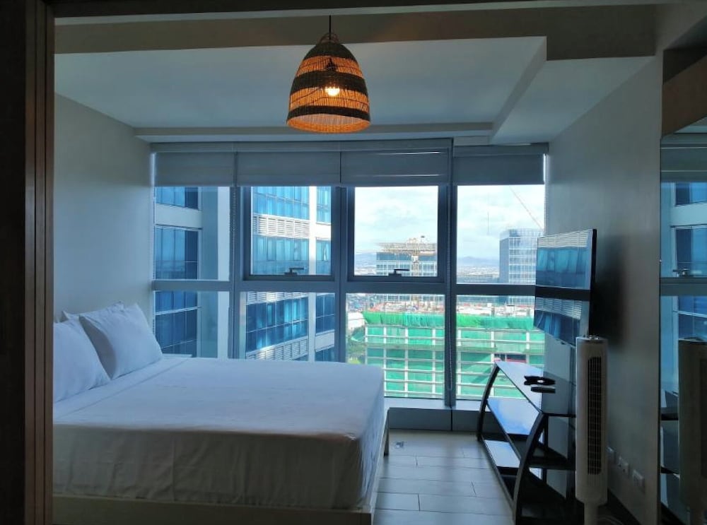 Premium Condo, City View