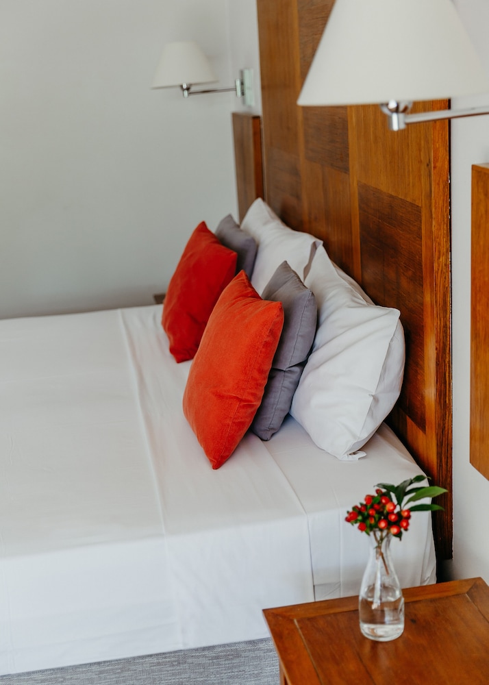 Standard Room, 1 King Bed - Photo 1
