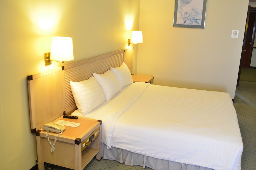 Deluxe City View (Non-Smoking Room) - Photo 3