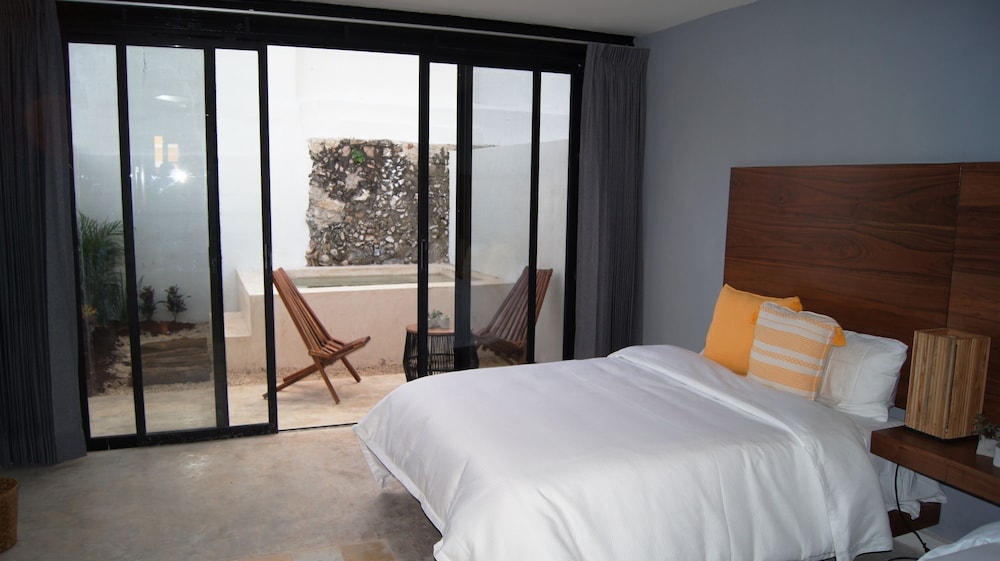 Standard Double Room, 2 Queen Beds, Private Pool