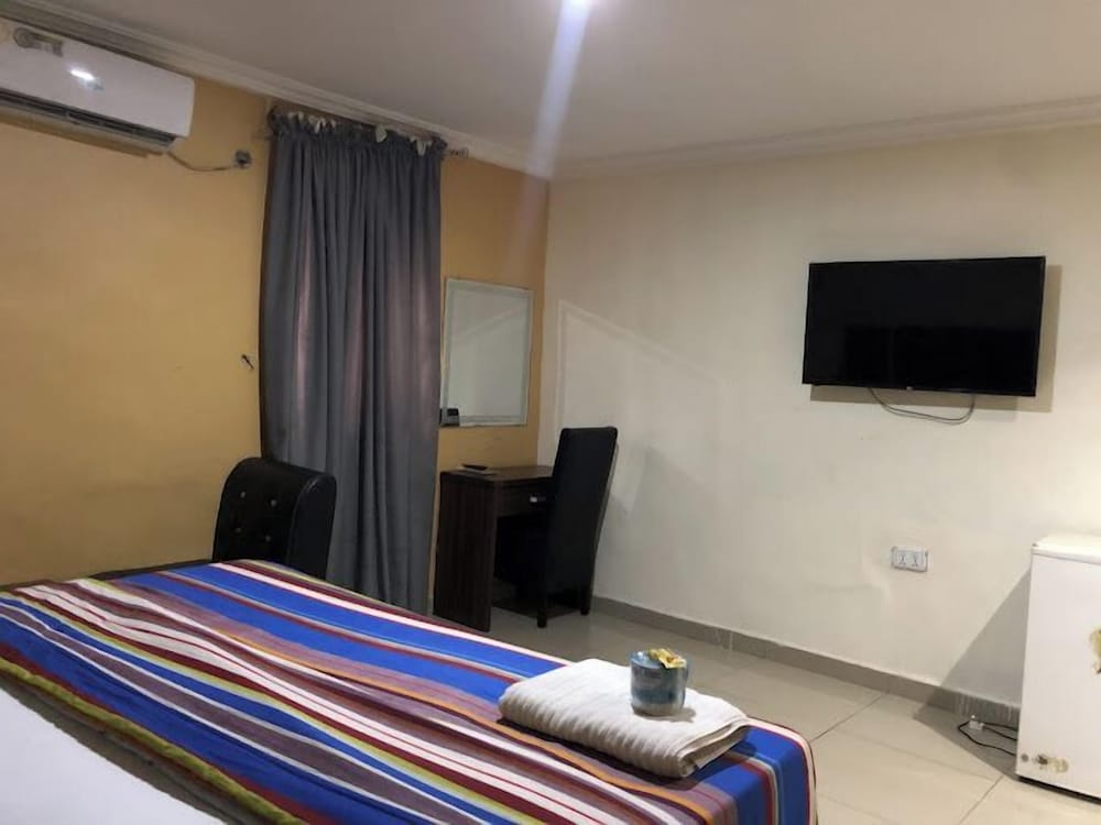 Deluxe Room, Balcony, City View photo 3