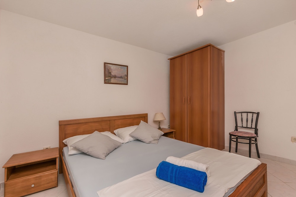 Apartment (A5)