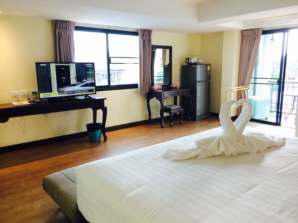 Deluxe Room (with Balcony)