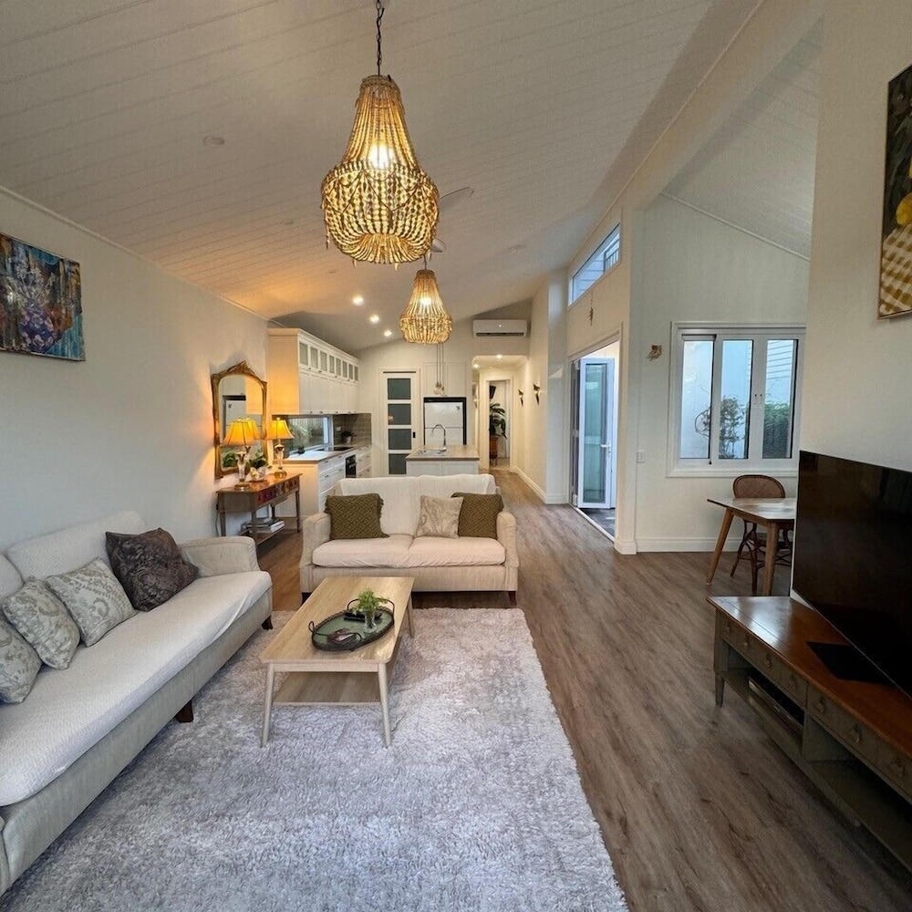 Luxury House, Garden View photo 1