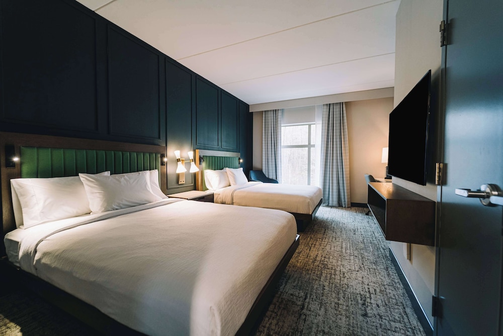 Suite, 2 Queen Beds, Accessible (Roll-In Shower) - Photo 5