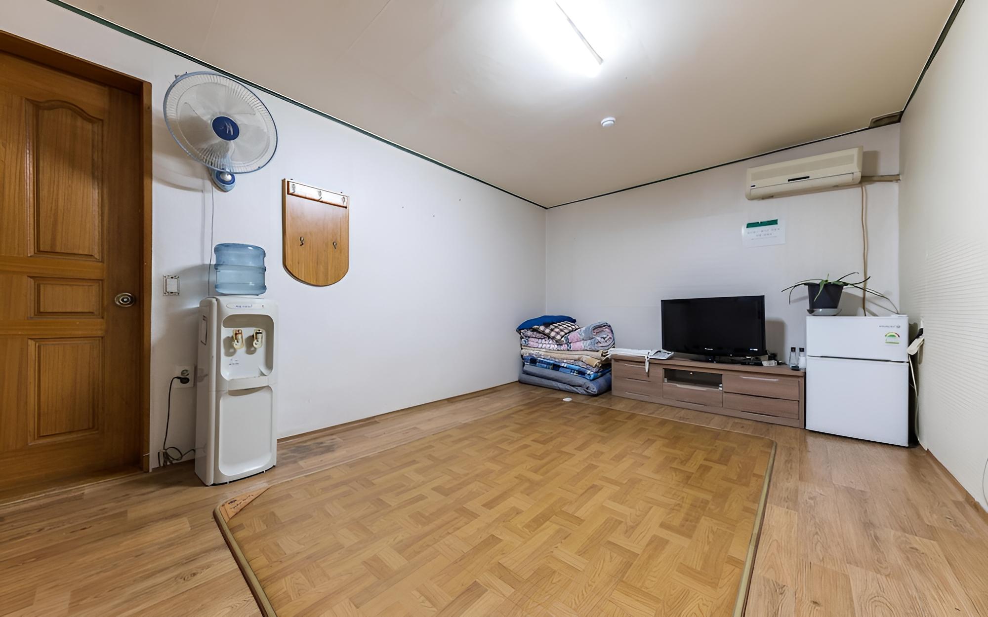 Room (Ondol room) - Photo 1