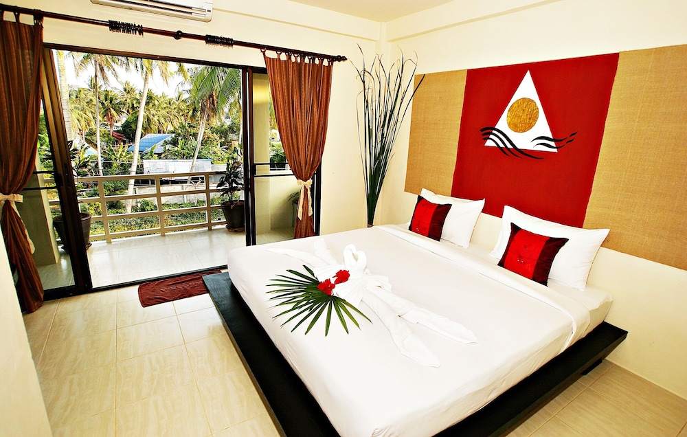 Deluxe Double Room (Air-Condition) photo 3