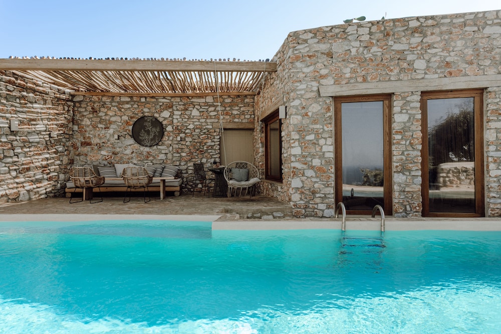 Signature Suite, Private Pool