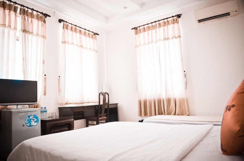 Grand Triple Room