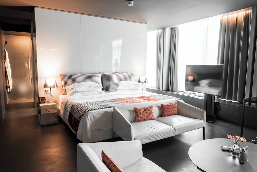 Sky Signature Suite Lake View - Photo 8