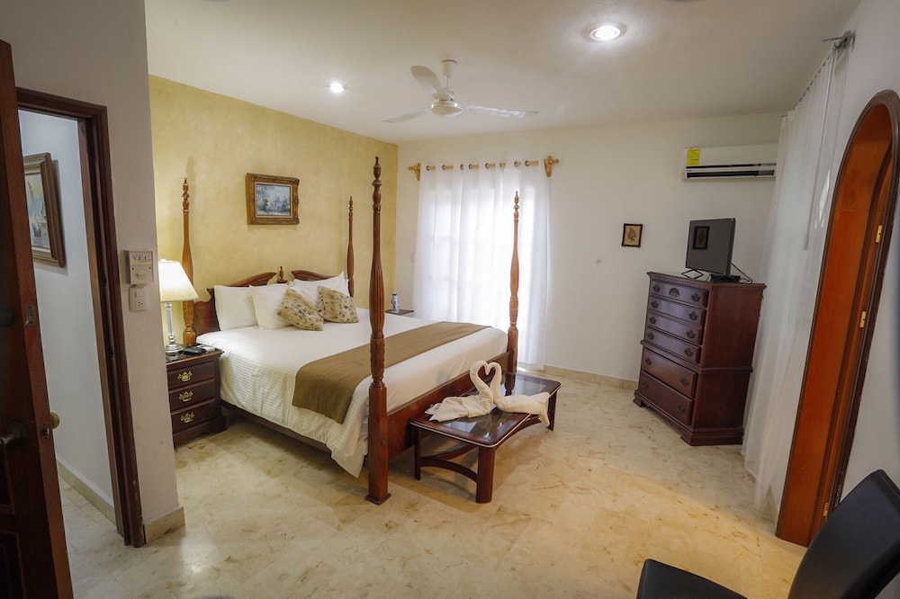 Deluxe Room, 1 King Bed
