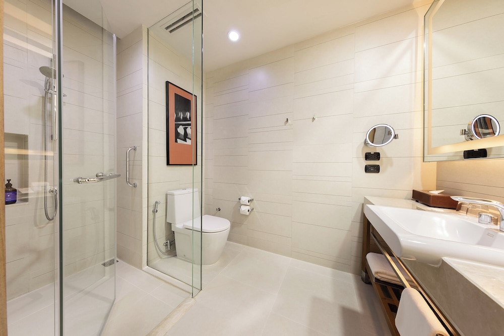 Executive Superior Sky Mahanakhon with Lounge Access thumbnail 5
