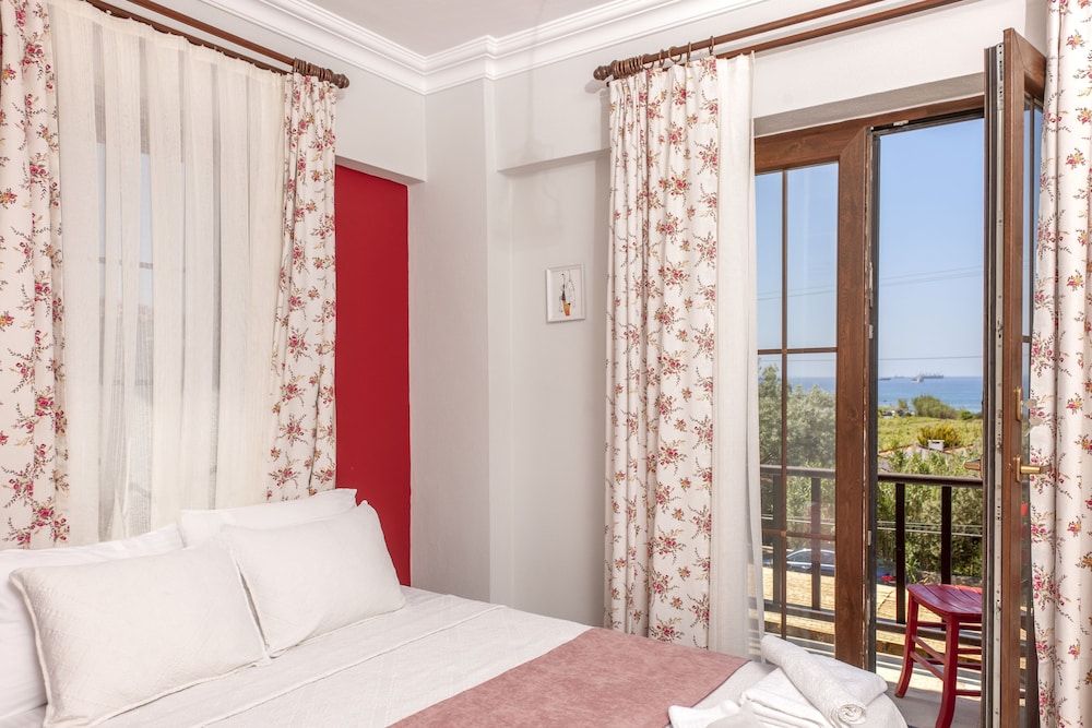 Deluxe Room, 1 Double Bed, Balcony, Sea View