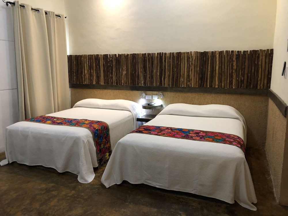 Double Room, 2 Queen Beds (Merida) photo 1