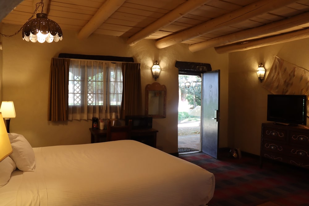 Superior Room, 2 Queen Beds (Historic Sagebrush Room Two Beds) - Photo 2