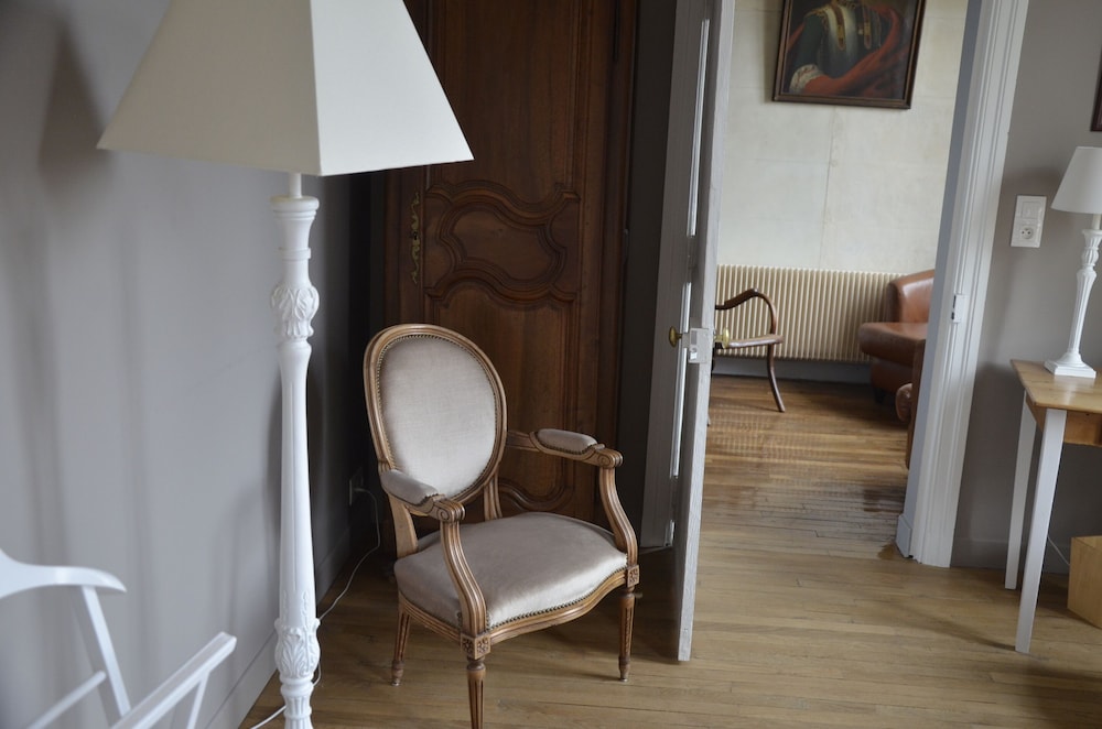 Premium Double Room, Accessible, Private Bathroom (Chambre Taupe) photo 2