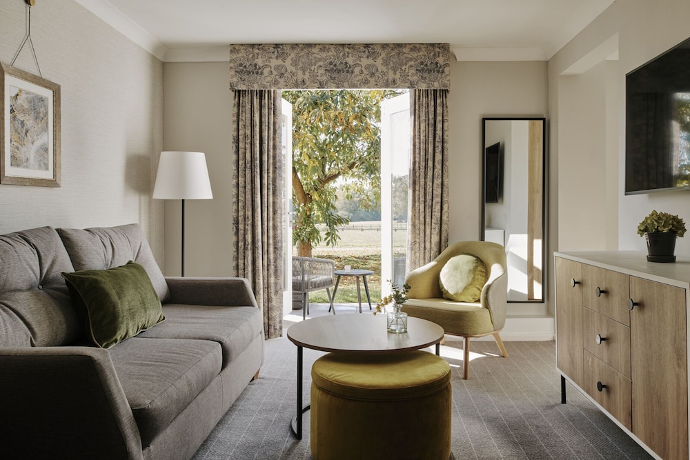 Executive Suite with Terrace - Photo 3