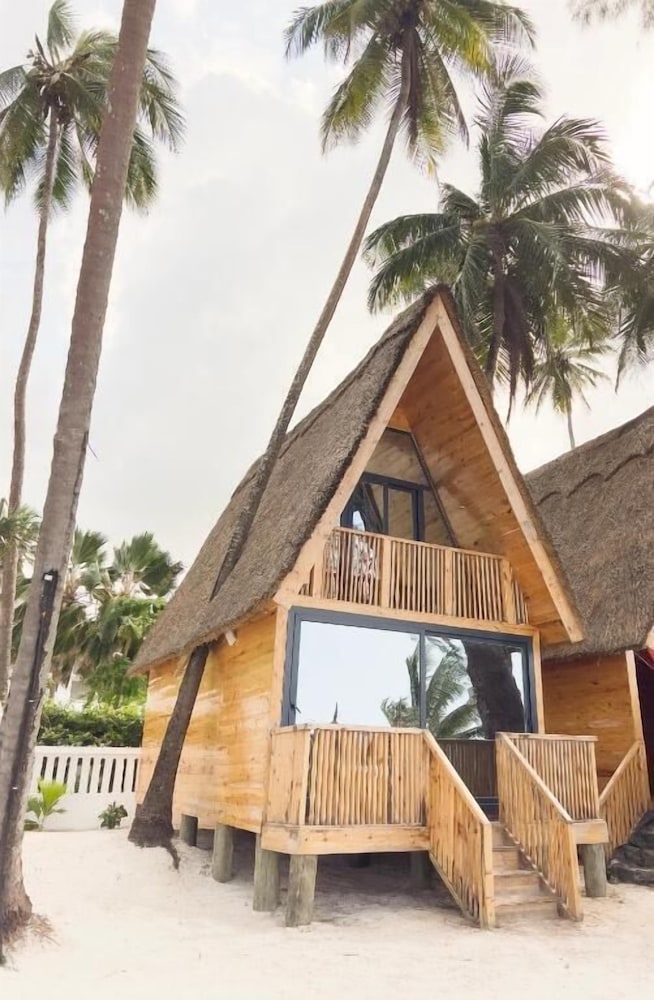 Front ocean Eco bungalow