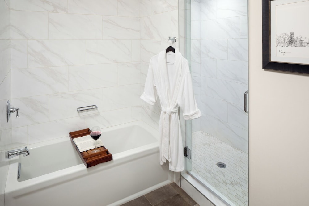 Suite, 1 Bedroom, Mobility Accessible photo 3