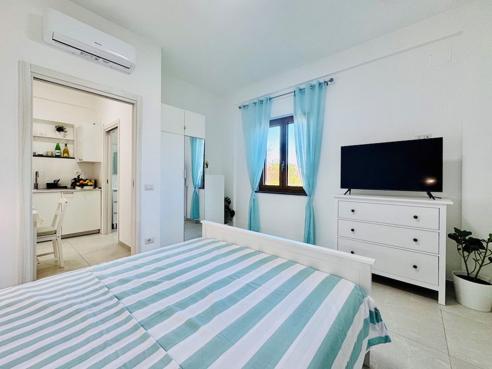 House, 2 Bedrooms, Sea View