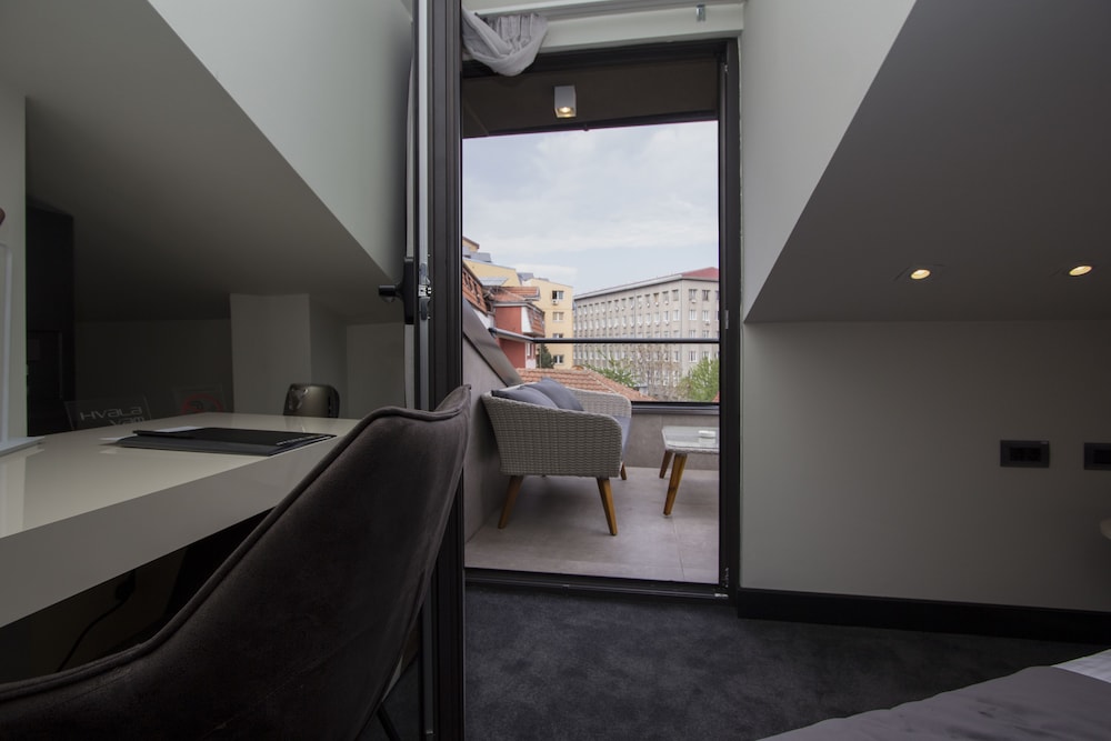 Economy Triple Room, Terrace