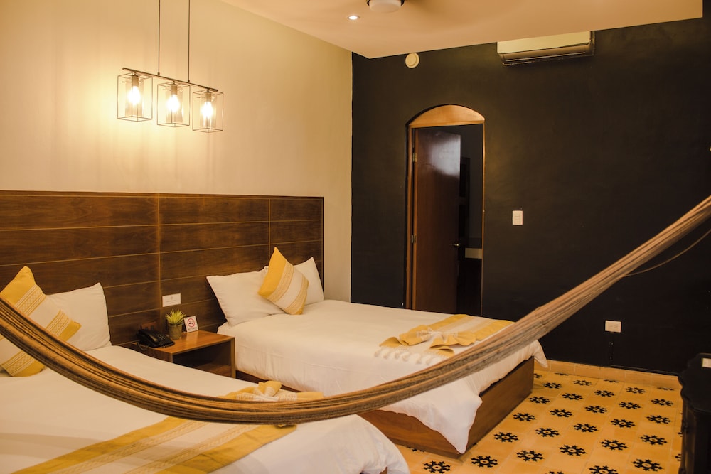 Deluxe Double Room, 2 Double Beds, Garden View