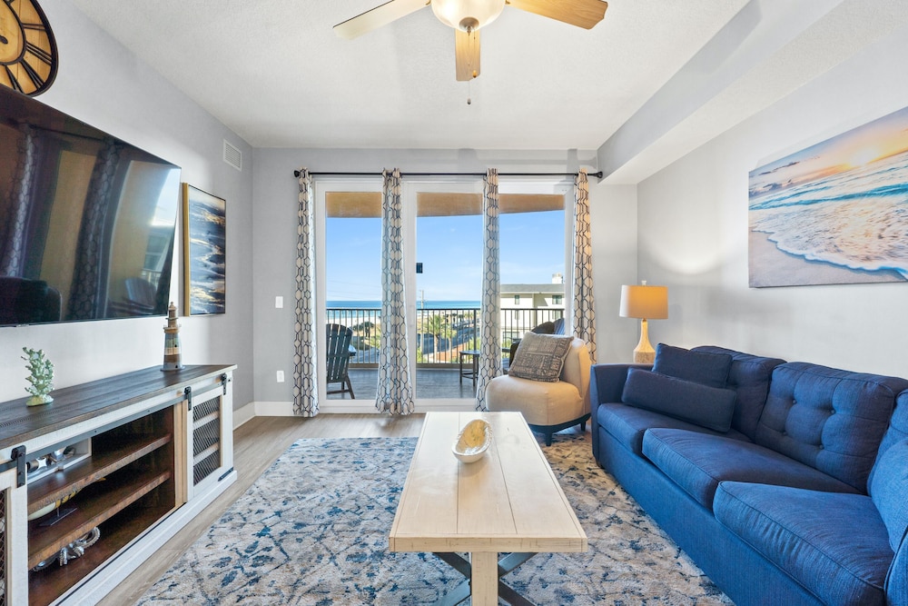 Condo, 3 Bedrooms, Sea View (402)