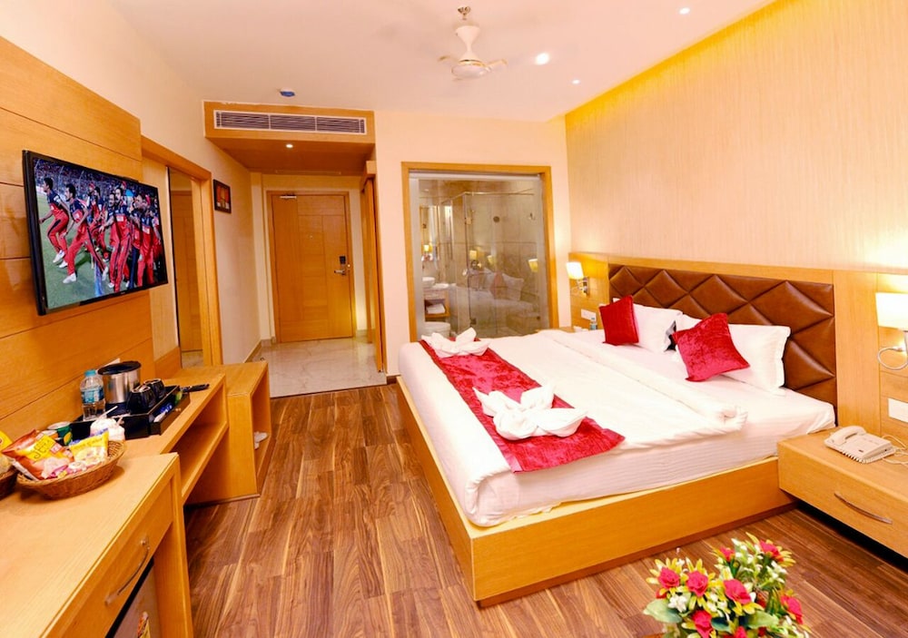 Deluxe Double Room, 1 Double Bed, City View - Photo 3