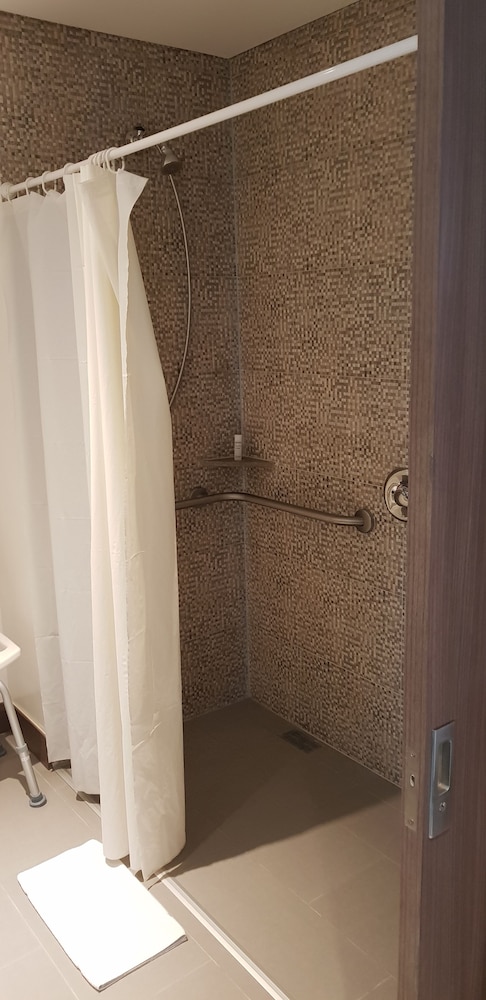 Room, 1 Queen Bed, Accessible, Non Smoking photo 2