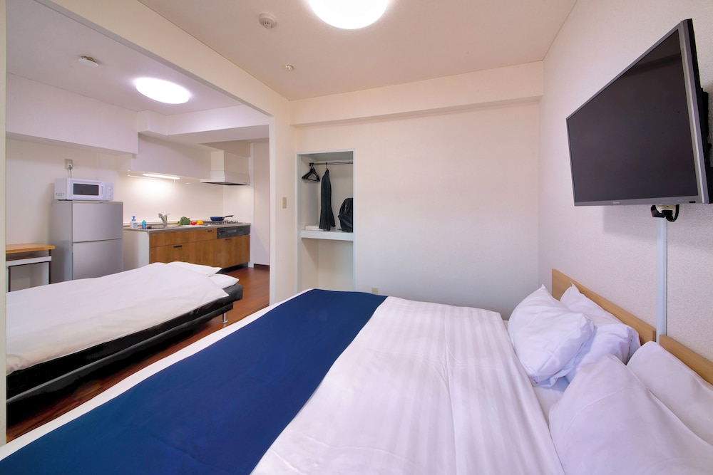 Basic Triple Room, Non Smoking photo 1