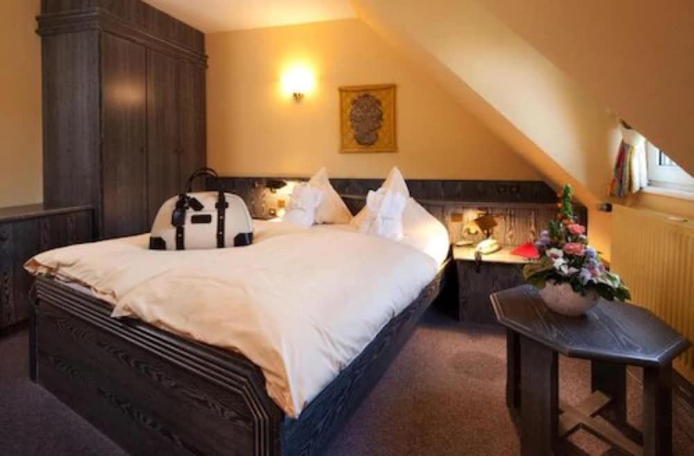 Attic Village Room photo 1