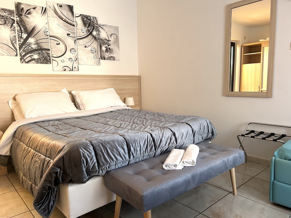 Double Room - Photo 16