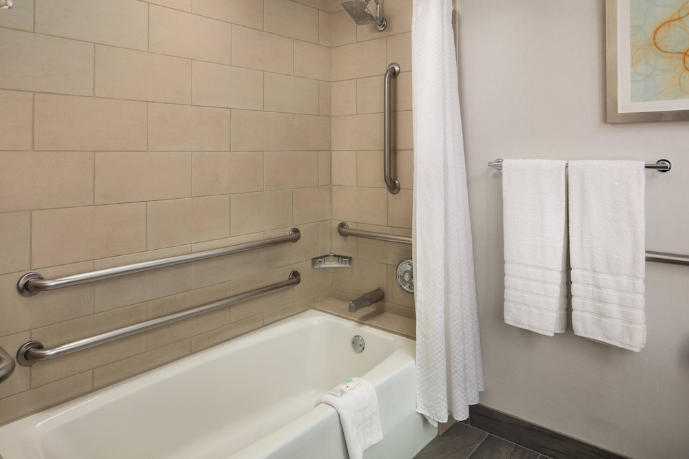 Classic Room, 2 Double Beds (Hearing Accessible) - Photo 4