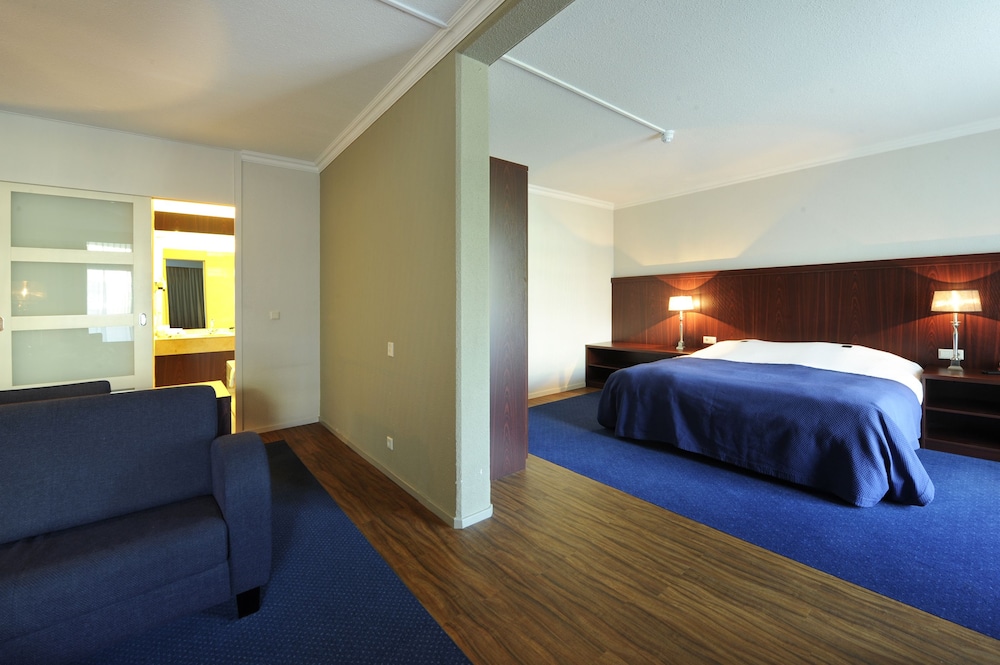 Business Suite photo 3