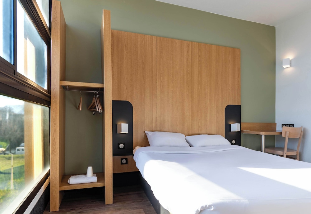 Double Room, Non Smoking - Photo 3