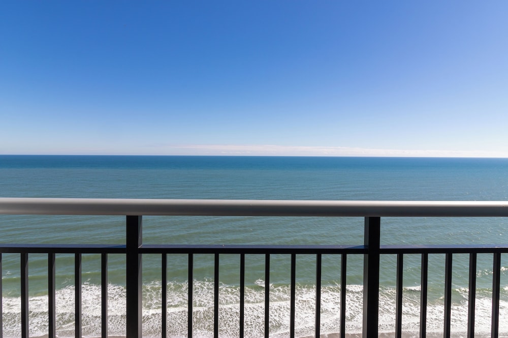 Oceanfront Two Bedroom Condo F - Photo 4