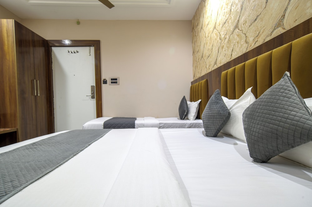Superior Triple Room photo 2