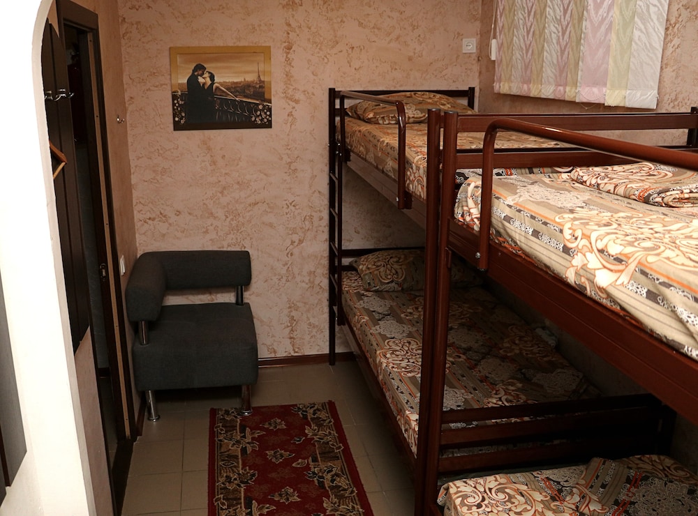 Economy Quadruple Room photo 2