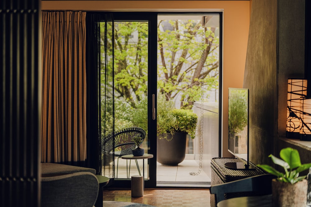 Suite (Hikari Suite)