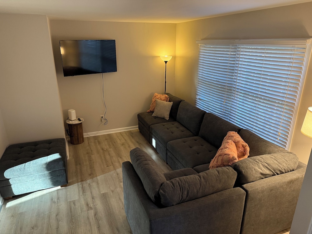 Family Townhome, 2 Bedrooms, Kitchen, Garden View photo 1