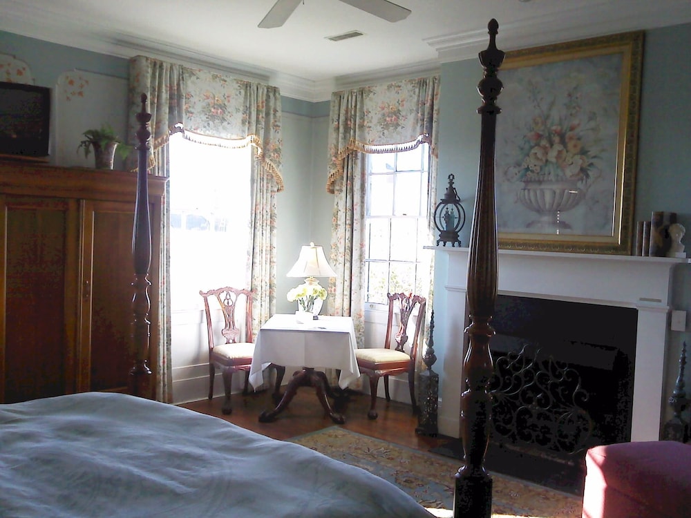 Panoramic Suite, 1 King Bed, Jetted Tub, River View