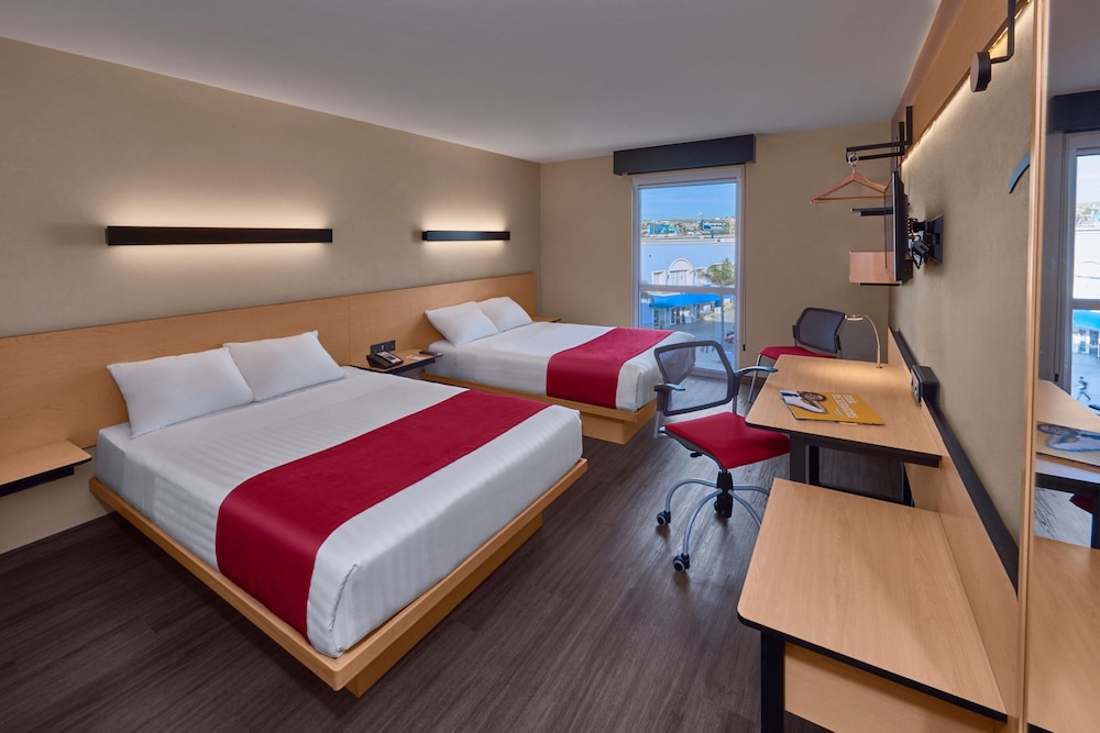 Room, 2 Double Beds photo 3