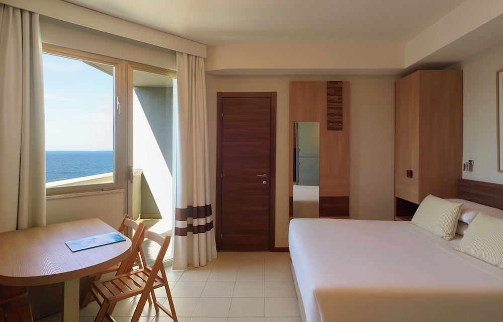 Studio, Sea View - Photo 1