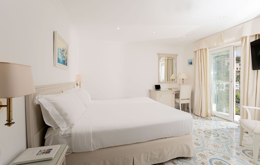 Standard Double or Twin Room, Balcony, Sea View - Photo 7