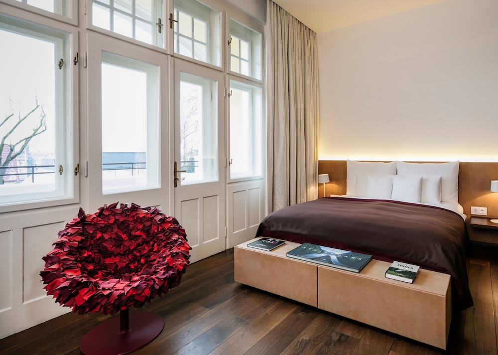 Junior Studio Suite, 1 King Bed photo 1