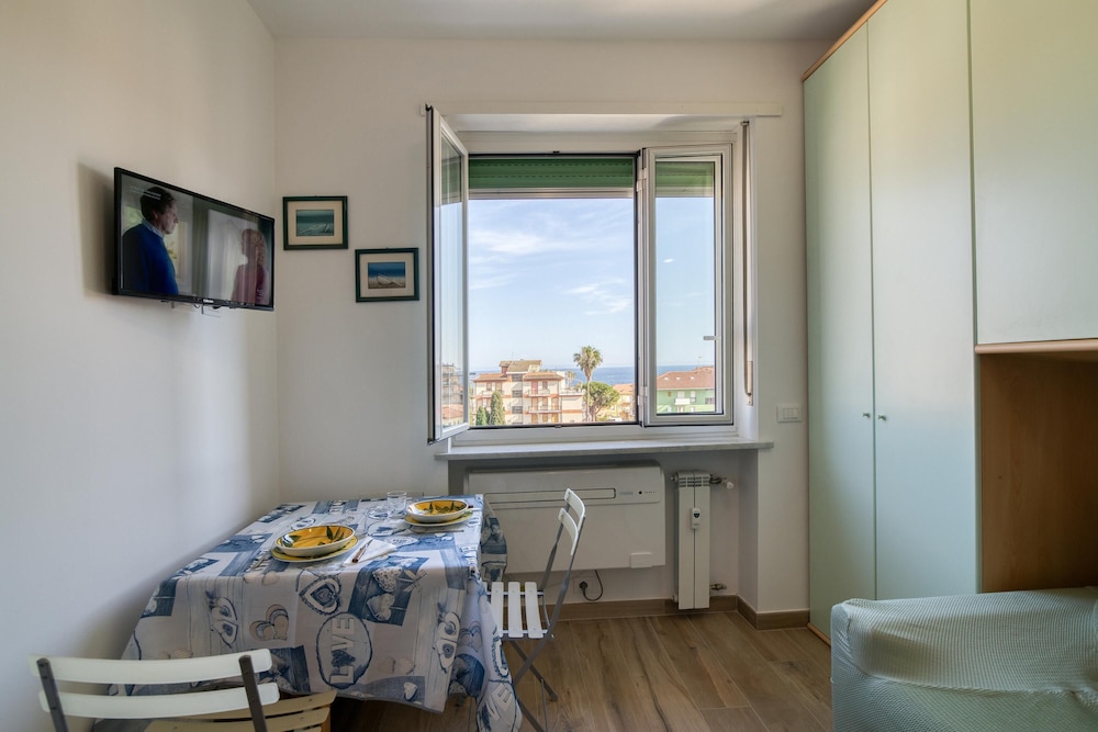 Standard Studio (La Finestra Sul Mare 200mt From Sea)