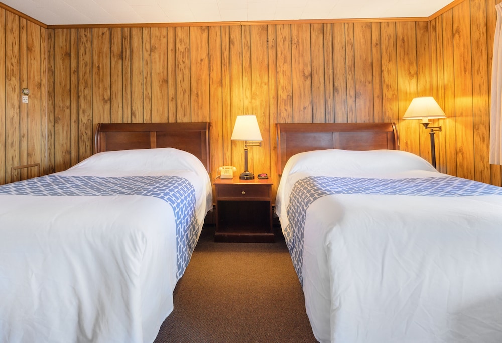 Deluxe Double Room, 2 Double Beds, Non Smoking, Private Bathroom photo 1