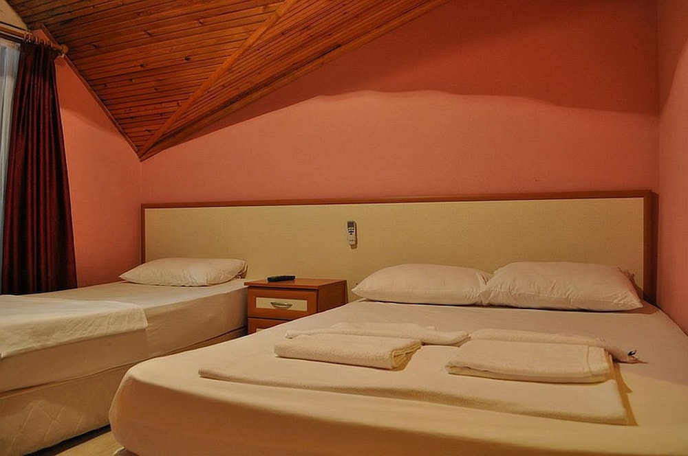 Standard Twin Room, Multiple Beds photo 1
