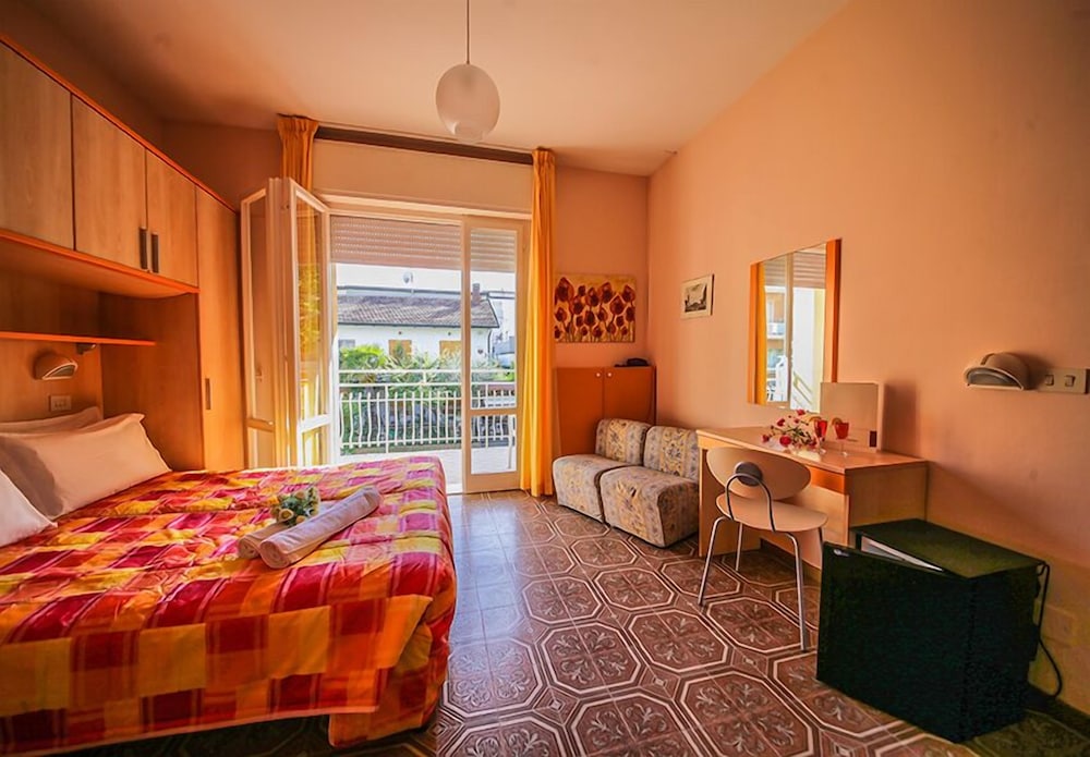 Superior Room, Pool View, Annex Building photo 1