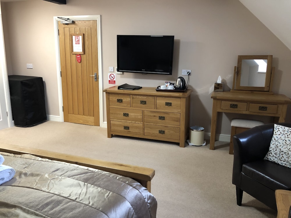 Superior Double Room, Ensuite - Photo 2